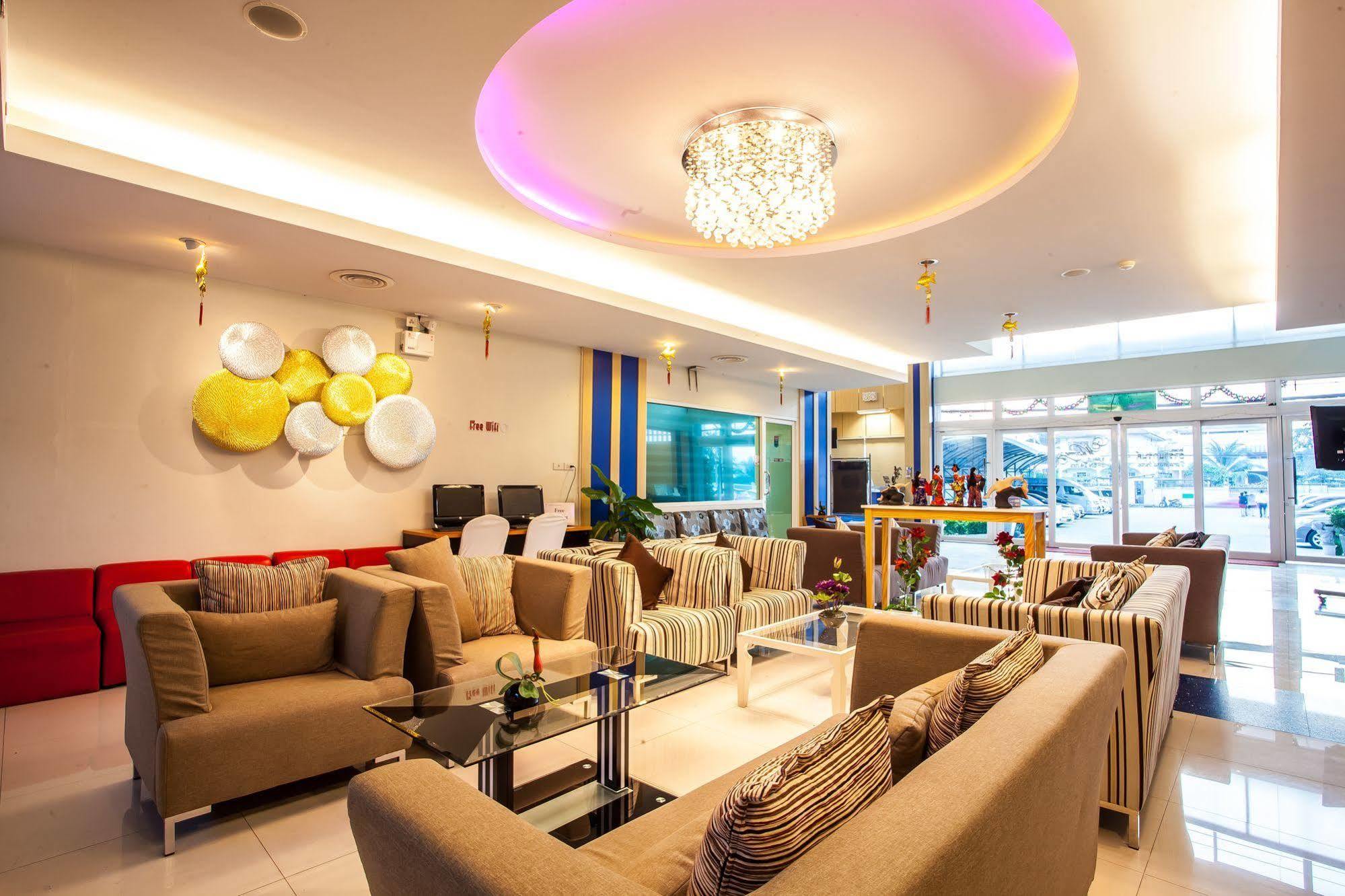 Oyo 234 Tara Grande Hotel & Spa Bangkok Esterno foto