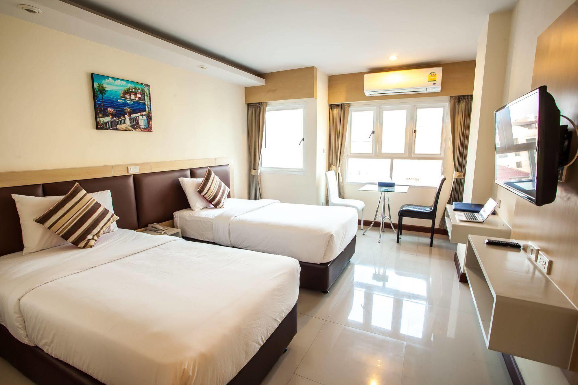Oyo 234 Tara Grande Hotel & Spa Bangkok Esterno foto