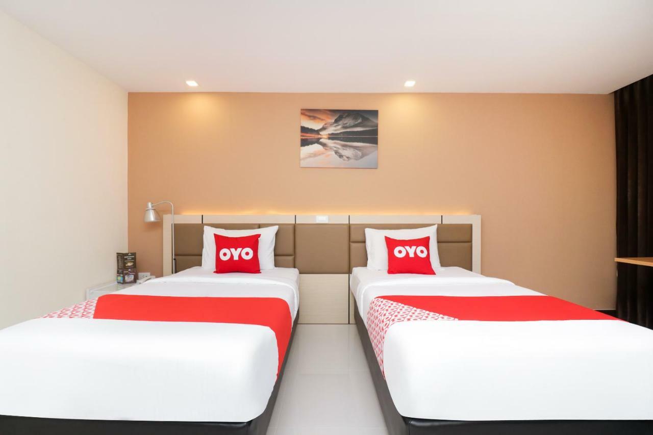 Oyo 234 Tara Grande Hotel & Spa Bangkok Esterno foto