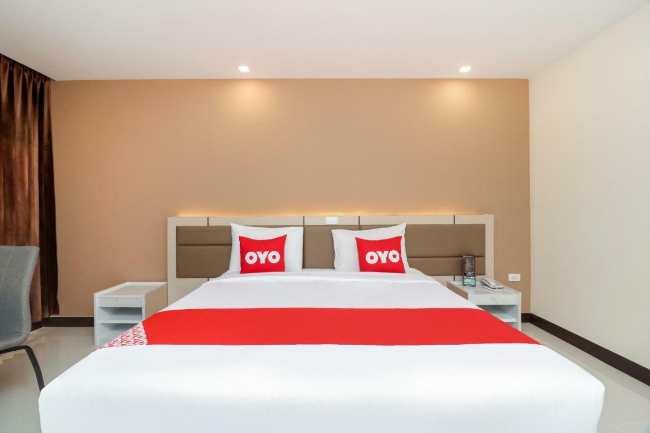 Oyo 234 Tara Grande Hotel & Spa Bangkok Esterno foto