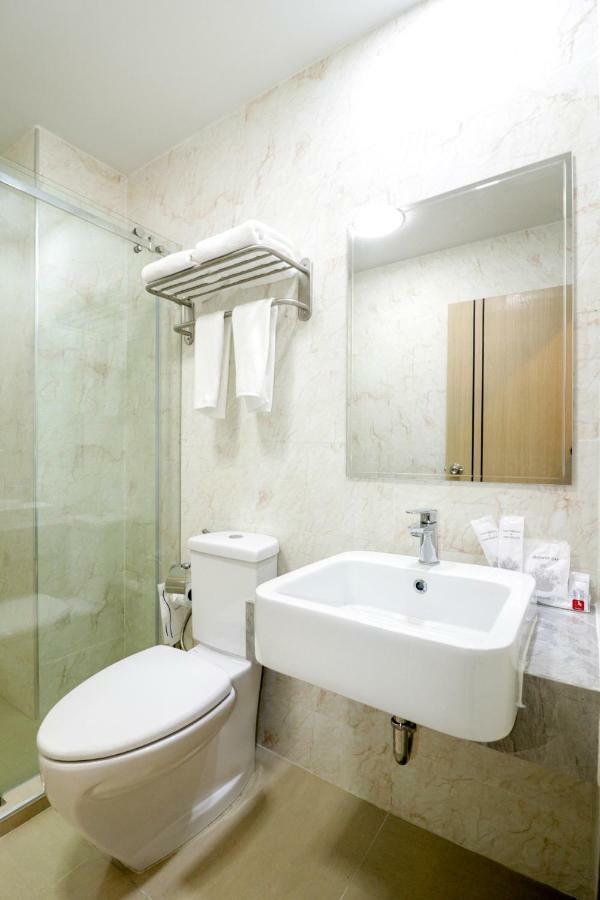 Oyo 234 Tara Grande Hotel & Spa Bangkok Esterno foto