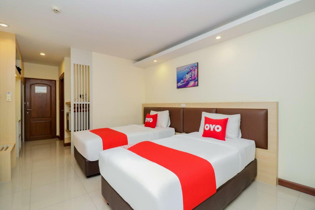 Oyo 234 Tara Grande Hotel & Spa Bangkok Esterno foto